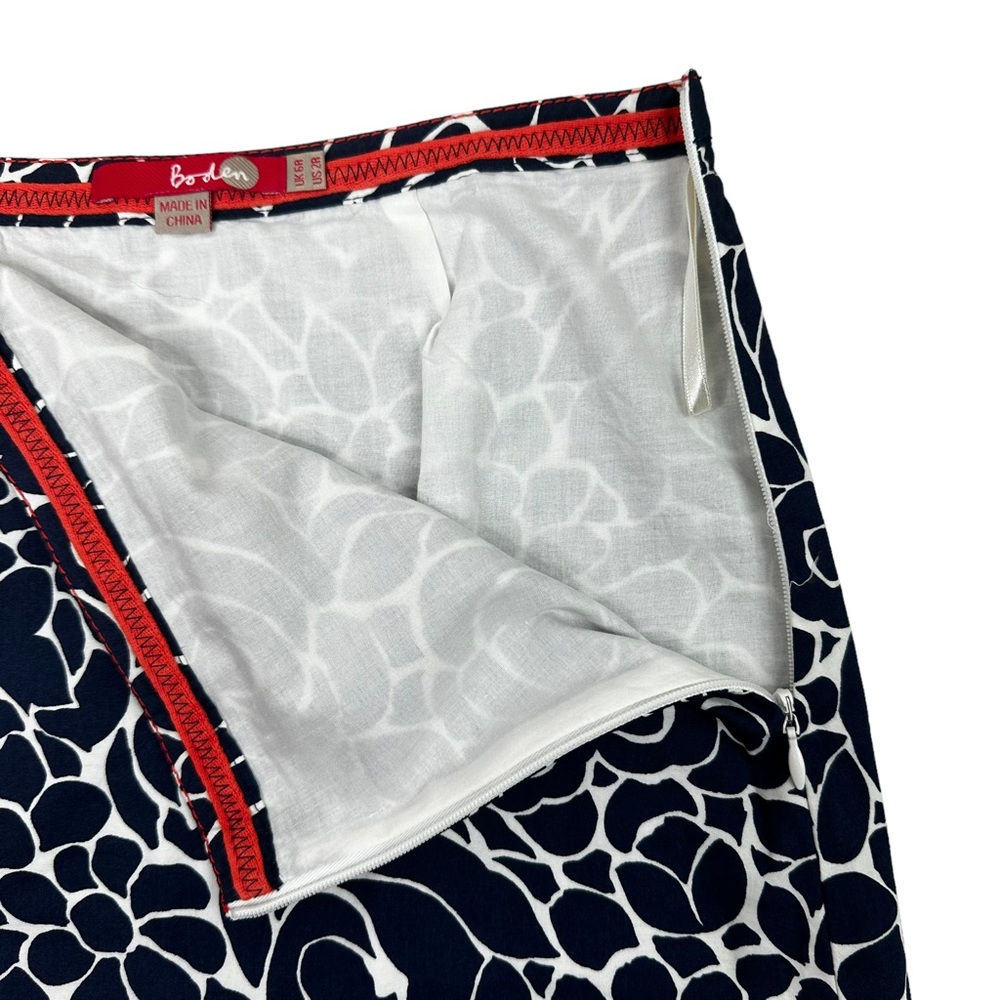 Boden Kate Floral A-Line Ponte Skirt Size 2 Navy Blue & White Side Zipper EUC - Picture 9 of 11